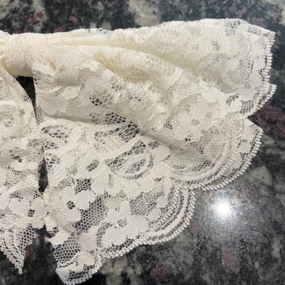 Vintage White Lace Bow Hair Barrette from 1980's - Picture 4 of 6